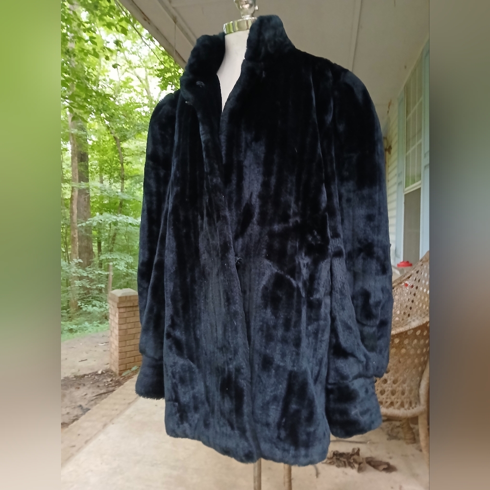 Luxurious Black‎ Faux Fur Coat. CASPER. SZ.L.